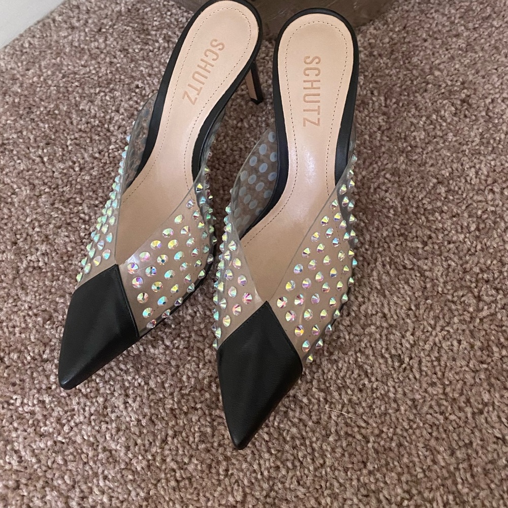 NWOT Schutz Greece pumps- mules